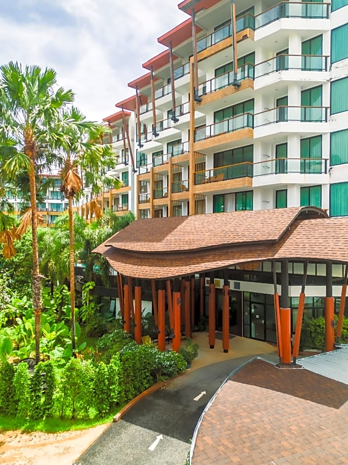 The Lunar Patong Hotel