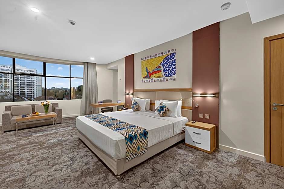 Photo 1 of 1 of Superior 1 King Bed, City View