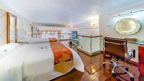 Duplex Executive Triple Suite