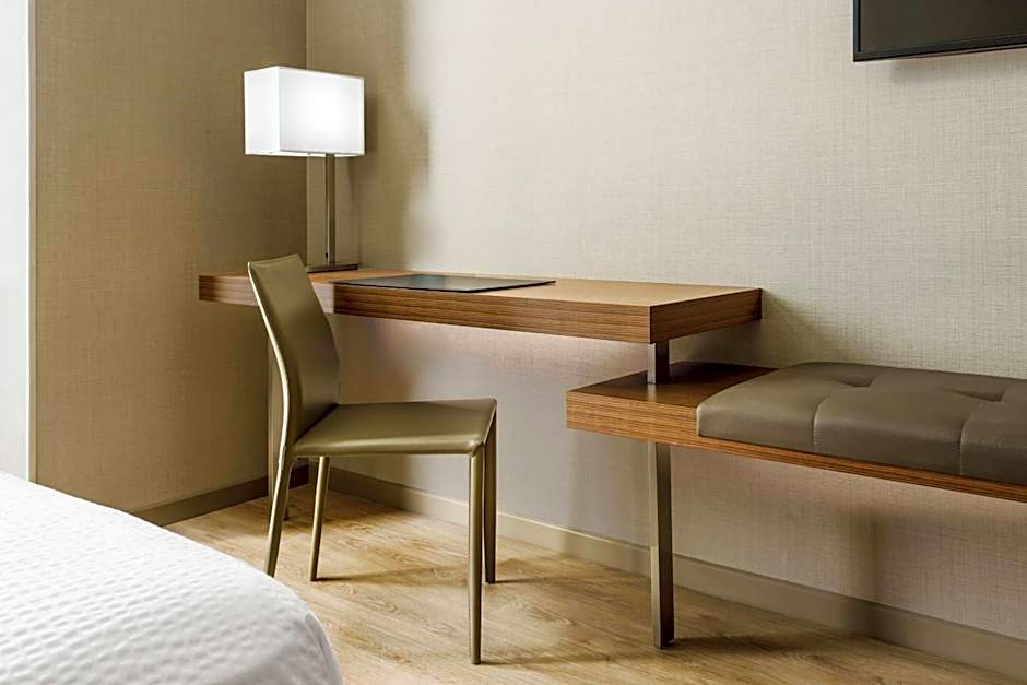 AC Hotel by Marriott San Francisco Airport/Oyster Point Waterfront