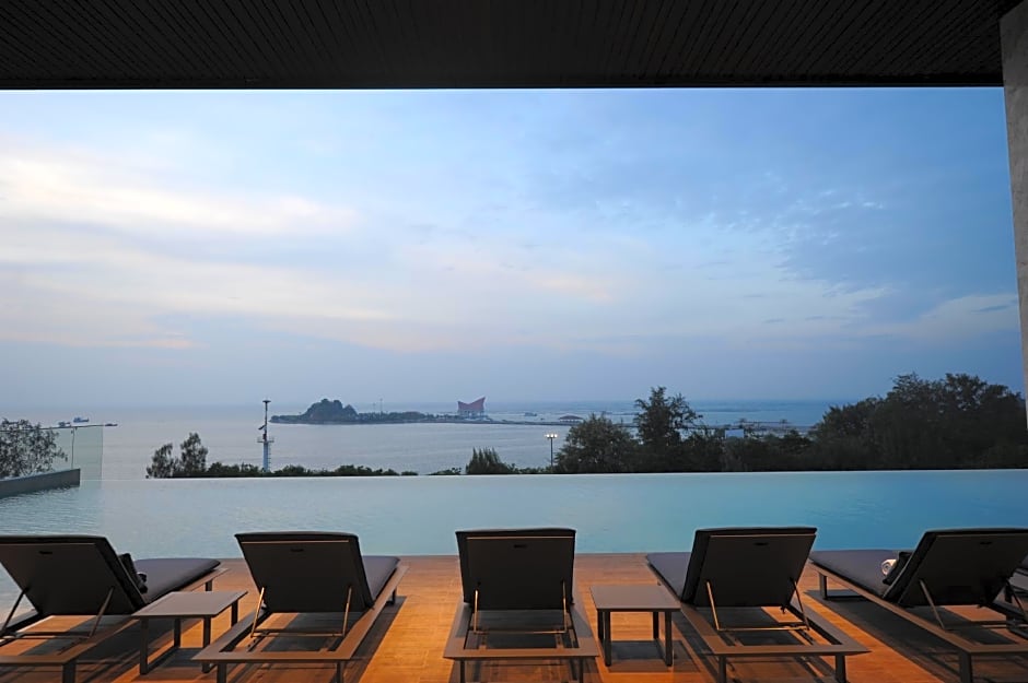 Oakwood Hotel & Residence Sri Racha