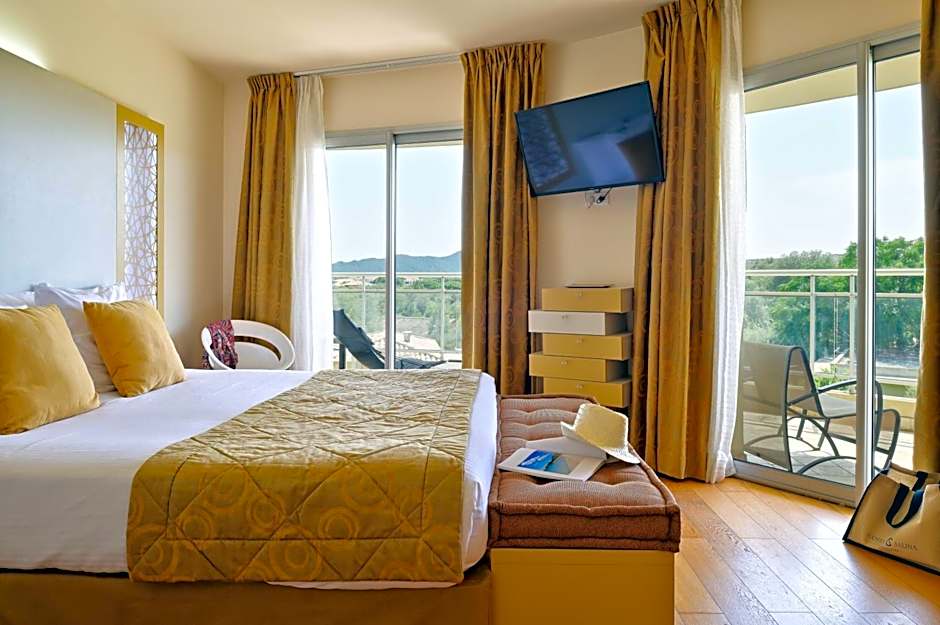 Photo 1 of 5 of Suite