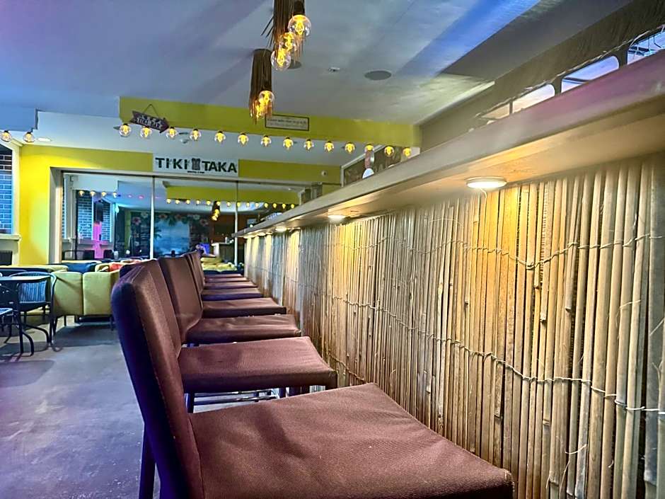 Tiki Taka Hostel & Pub