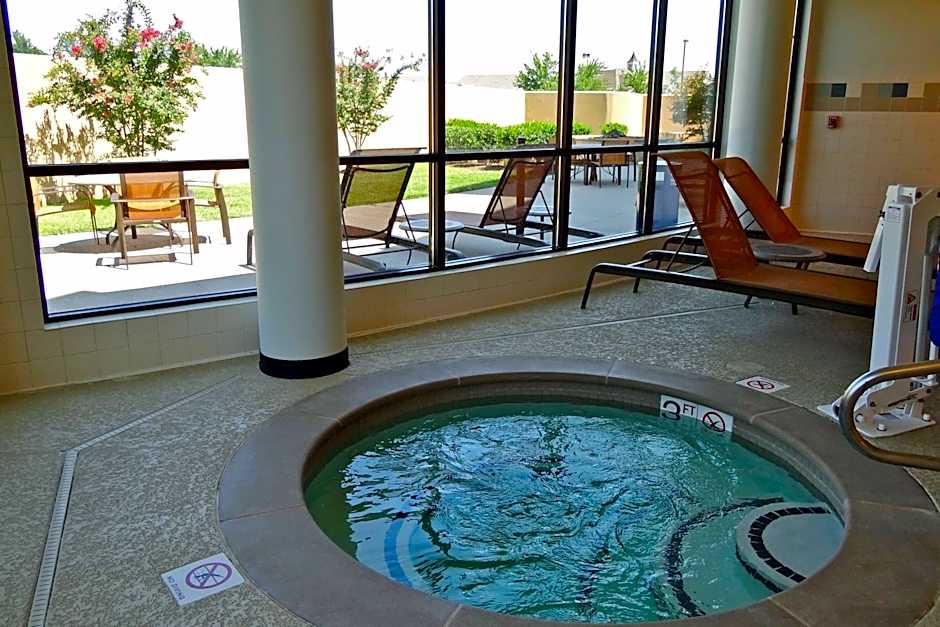 Courtyard by Marriott Clarksville