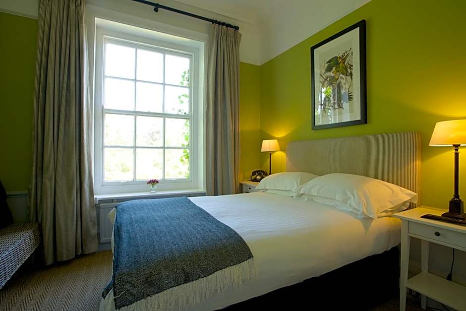 The Manor at Sway – Hotel, Restaurant and Gardens