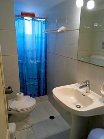 One-Bedroom Apartment (2-5 Adults)