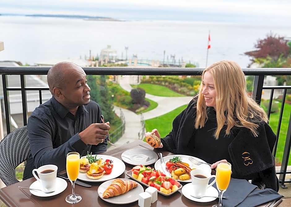 Oak Bay Beach Hotel