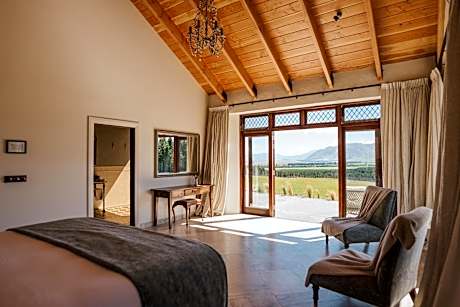 2-bedroom Villa Matariki – Stunning Ben Ohau Mountain Range View