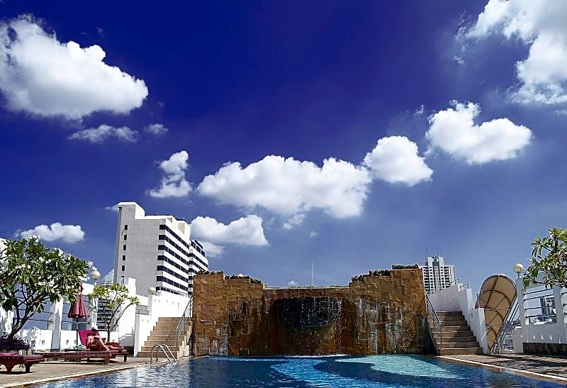 Zenith Sukhumvit Hotel