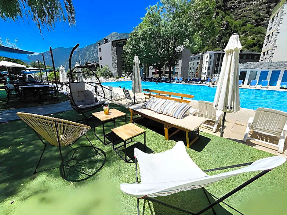 Hotel & Apartahotel SERHS Cosmos