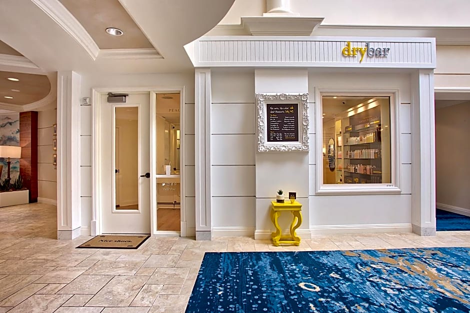 Balboa Bay Resort