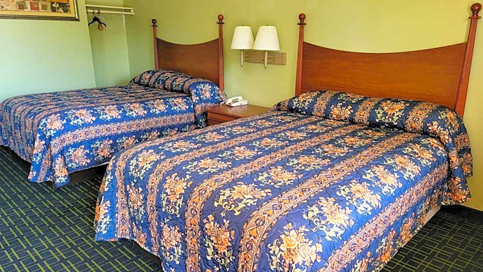 Benbrook Inn & Suites
