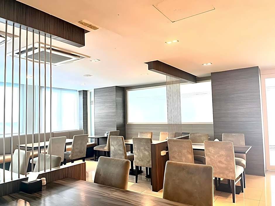 Crystal Suites Suvarnabhumi Airport