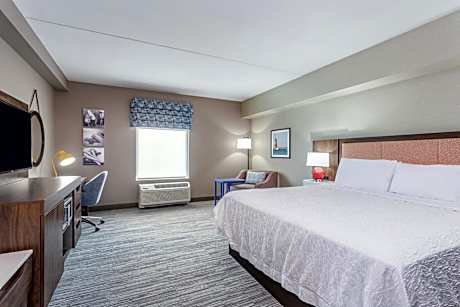 King Room - Hearing Access/Non-Smoking