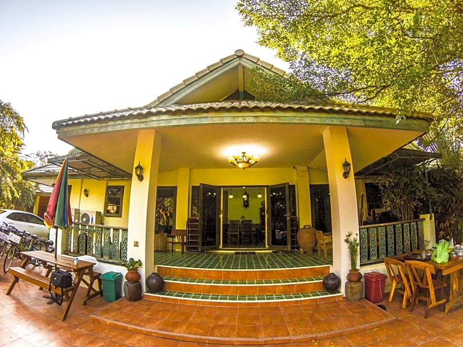 Plus Hostel Ayutthaya