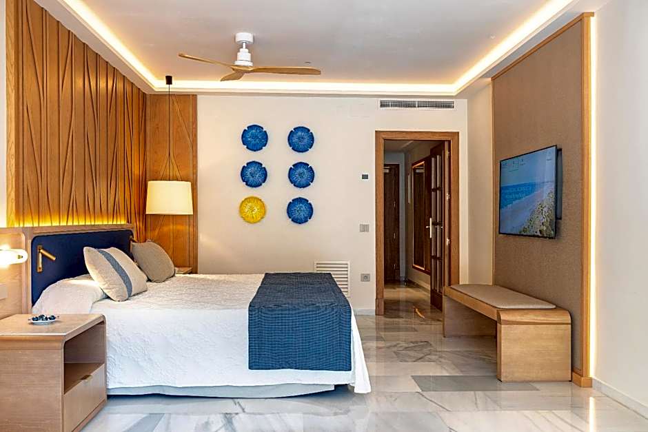Photo 1 of 6 of Double Room