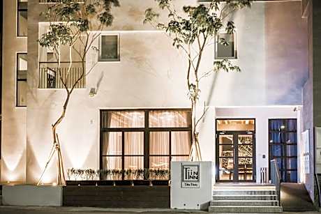 Tiin Tinn - Rivershore B&B