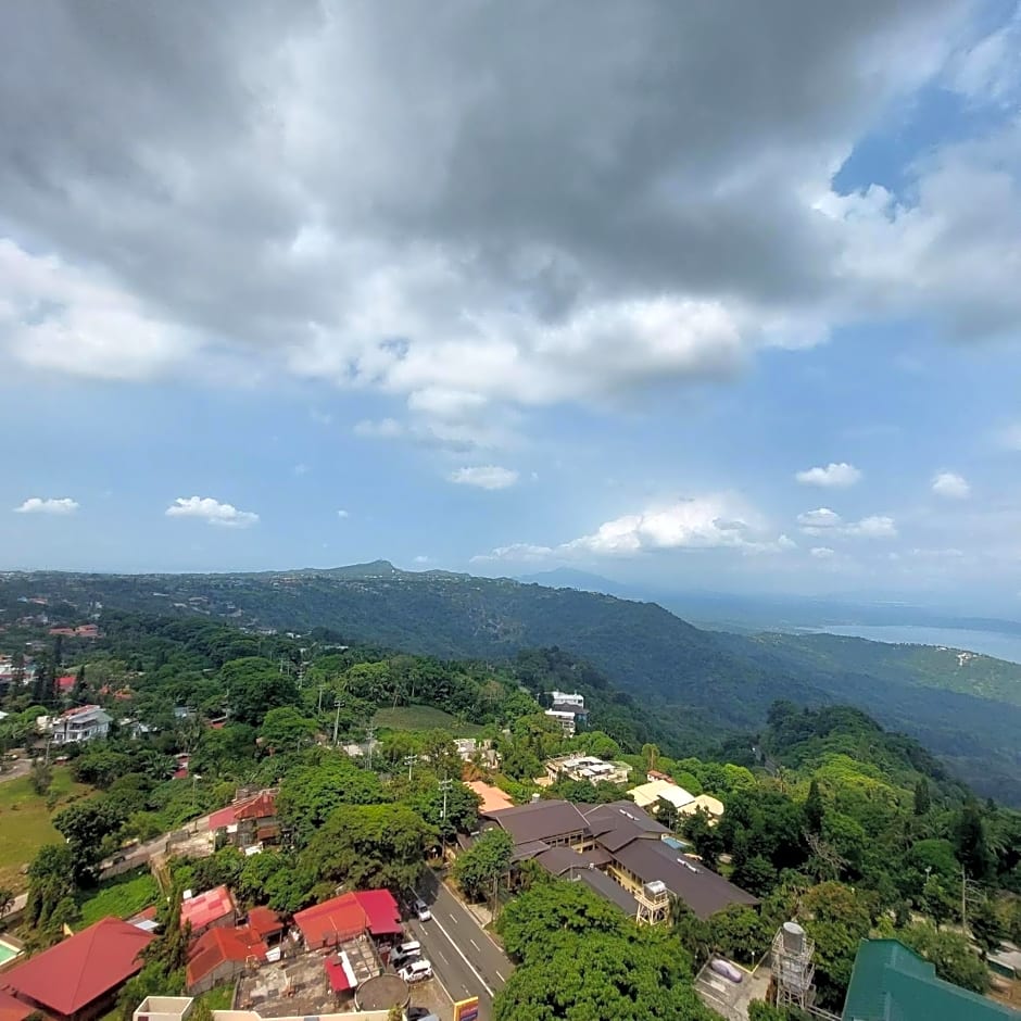 Netflix and Unli WIFI!!! The Elchies Room at Tagaytay Prime Residence