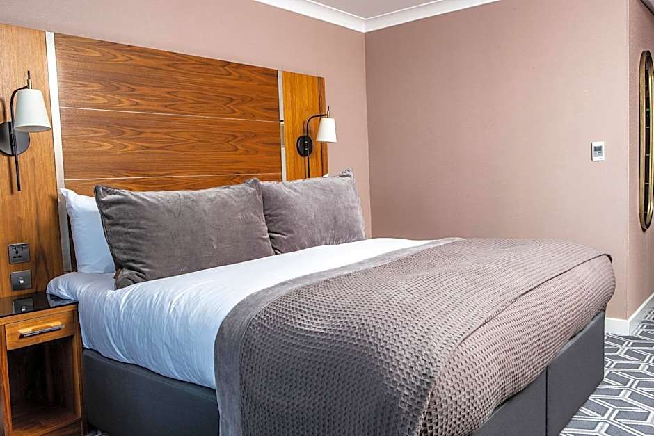 Waterfront Southport Hotel