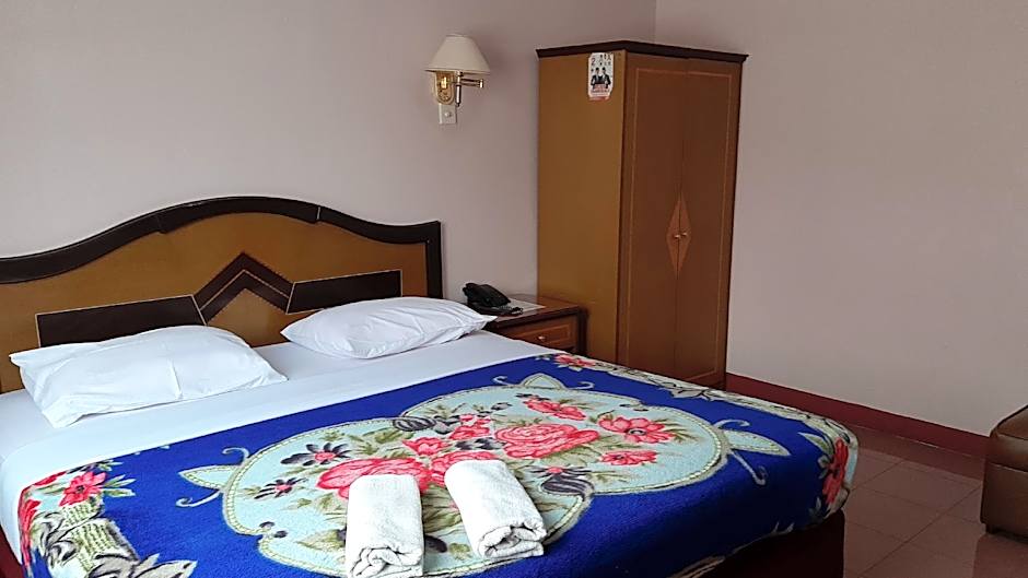 Hotel Parewisata