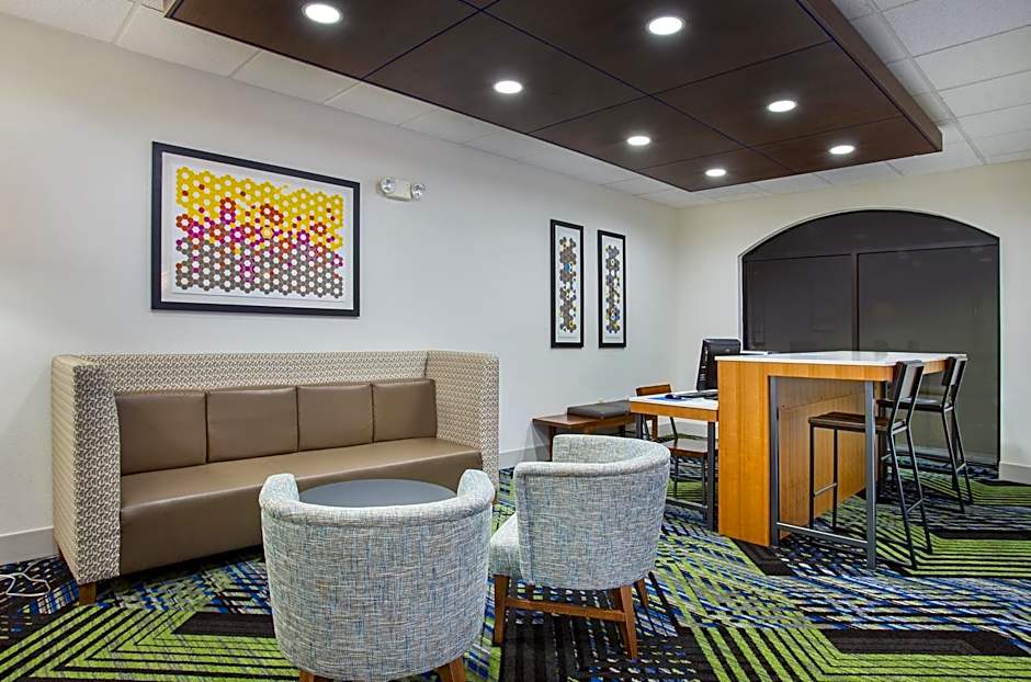 Holiday Inn Express & Suites Lebanon By IHG