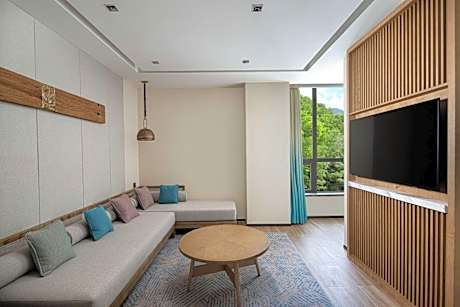 One-Bedroom King Suite