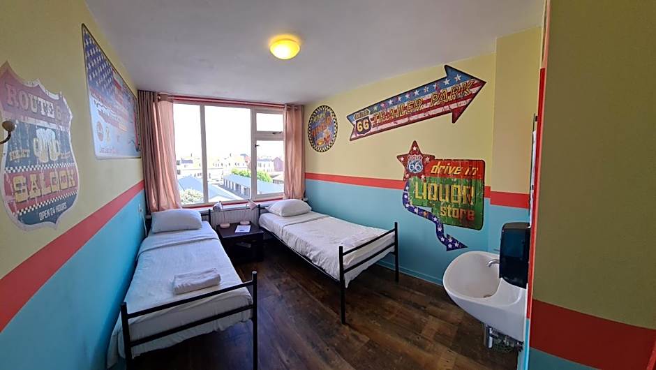 The Flying Pig Beach Hostel Age 18 to 40