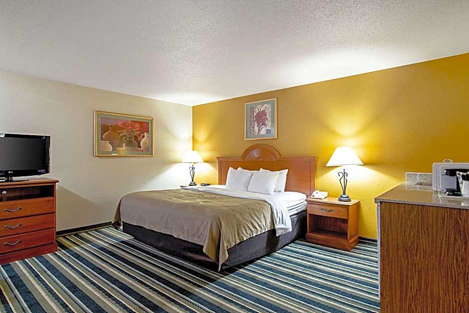 Photo 1 of 2 of 1 Queen Bed