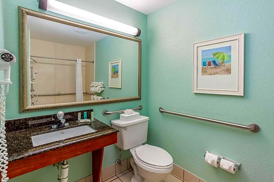 Beachside Hotel and Suites