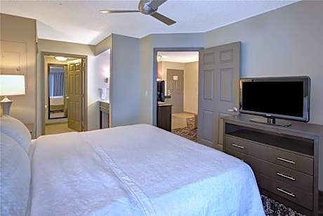 One-Bedroom Suite with Two Double Beds - Non-Smoking