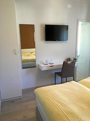 Two Non-Communicating Family Rooms