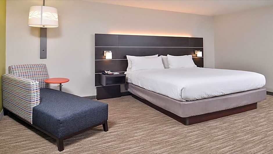Holiday Inn Express & Suites Parkersburg East By IHG