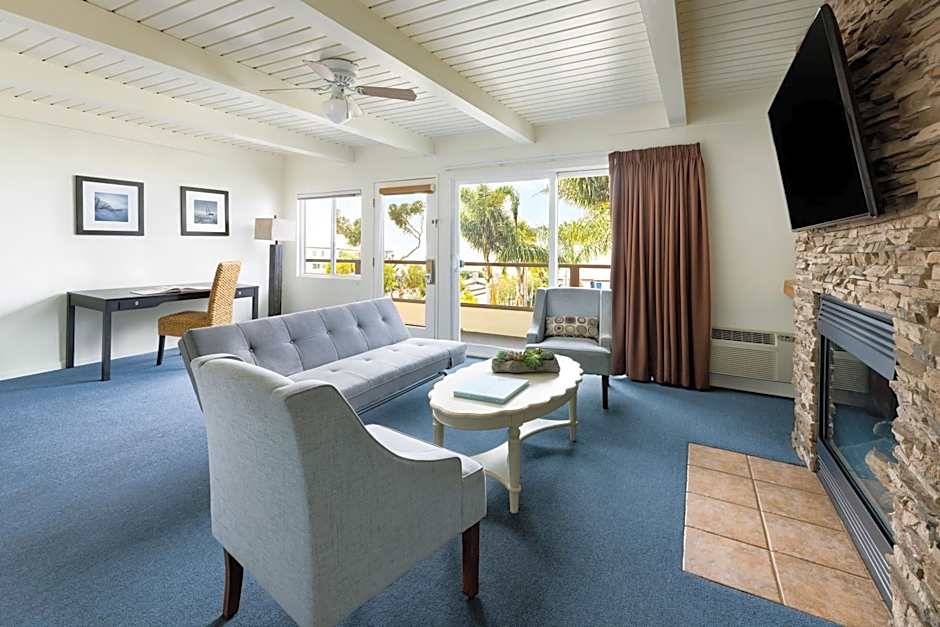 Pacific Edge Hotel