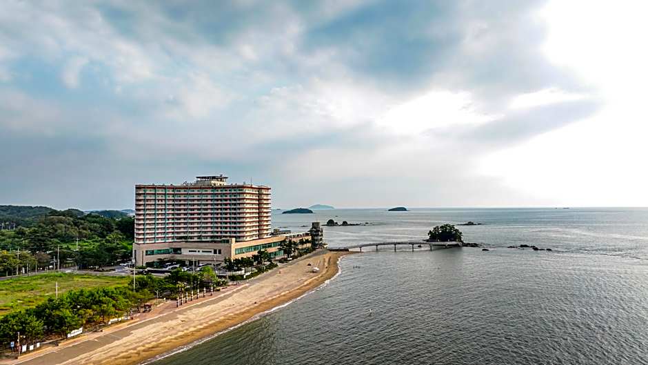 Beache Palace