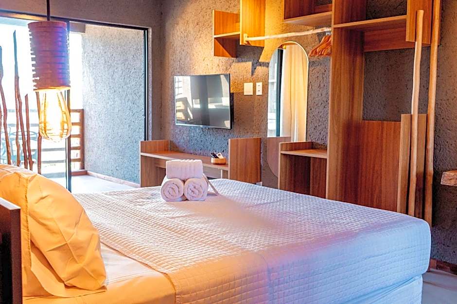 Gamboa Patacho just 190 m from Praia do Patacho, on the Rota dos Milagres.