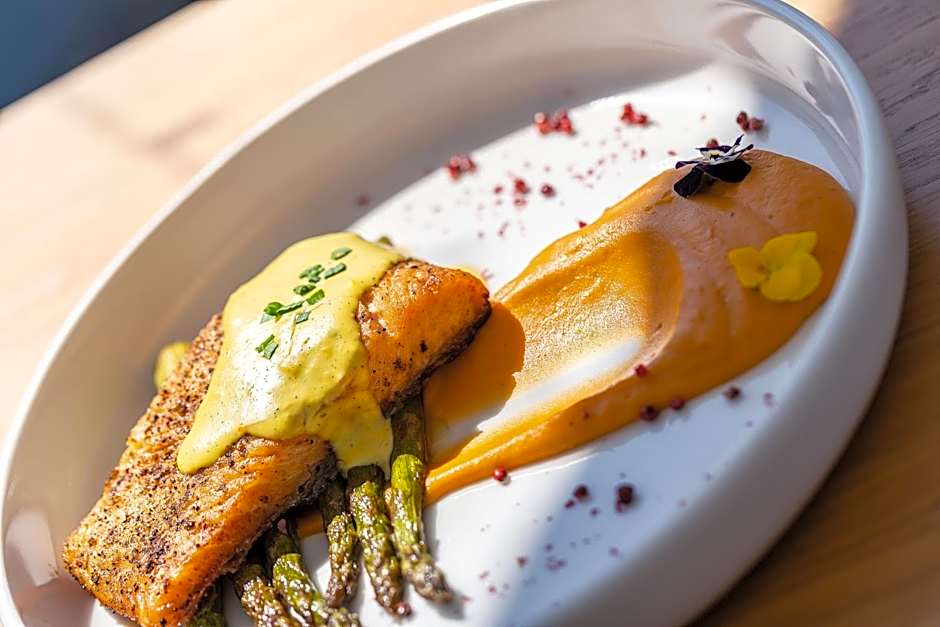 Pearl SeaBreeze Suites