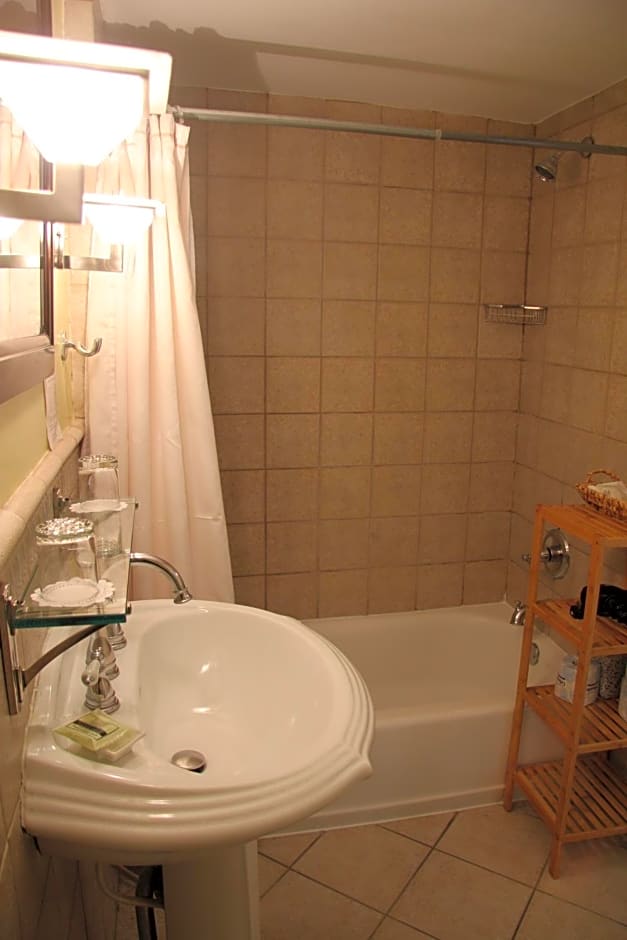 Morris House Hotel - Bed And Breakfast