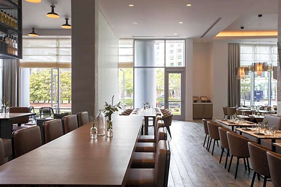 Renaissance by Marriott Atlanta Airport Gateway Hotel