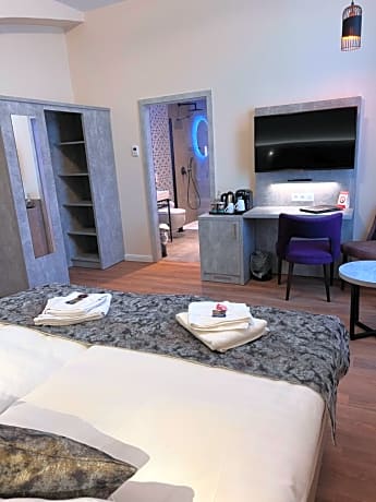 Novel Hotel