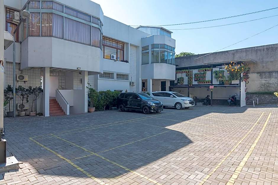 RedDoorz near Farm House 4