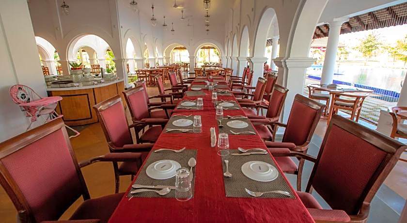 Le Pondy - Beach and Lake Resort