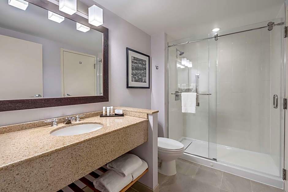 Embassy Suites By Hilton Hotel Boston At Logan Airport
