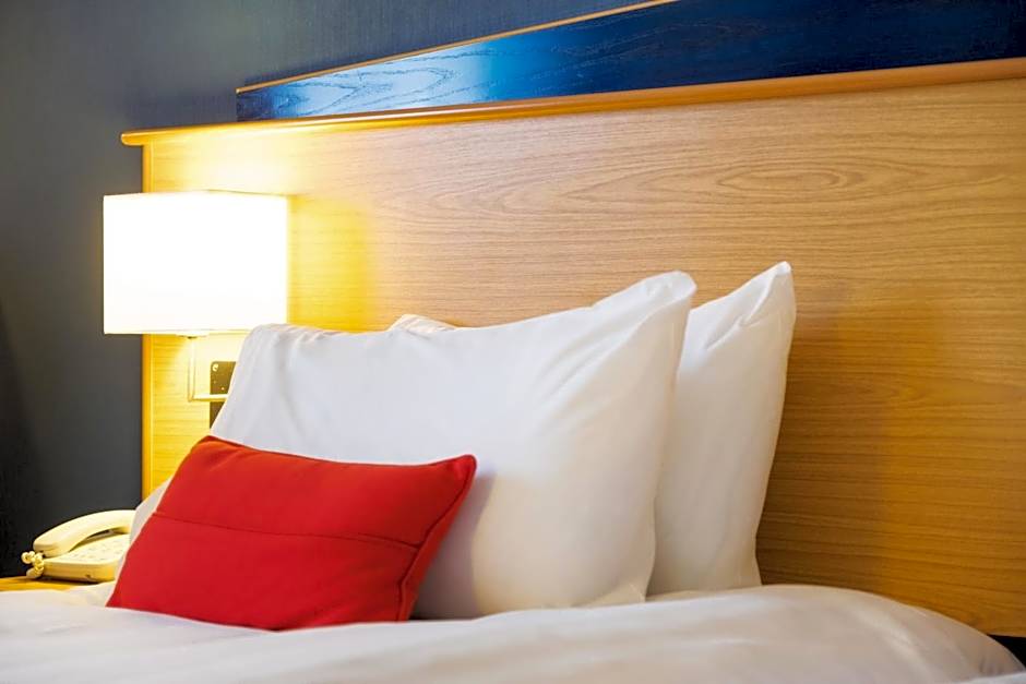 Holiday Inn Express Perth By IHG