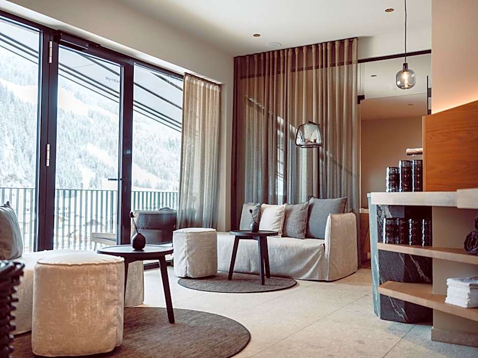 JoAnn suites & apart