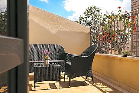 One-Bedroom Apartment with Terrace