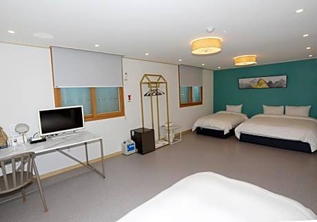 Superior Family Room