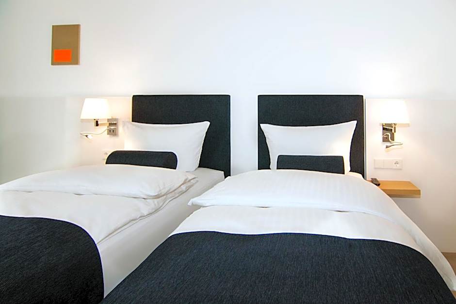 VI VADI HOTEL BAYER 89