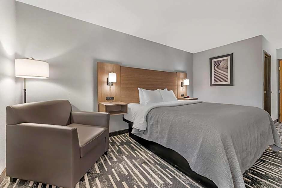 Quality Inn Chesterton near Indiana Dunes National Park I-94