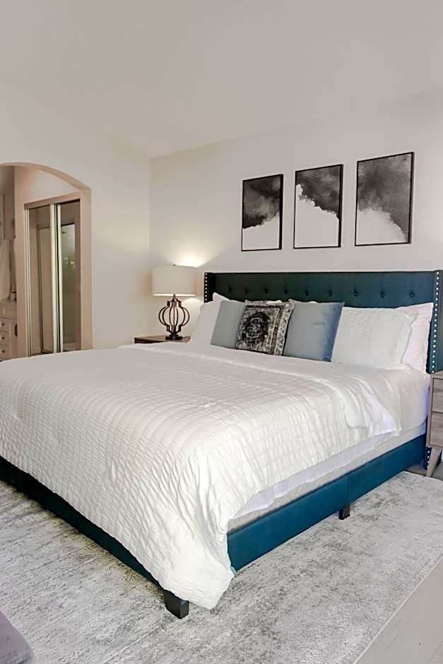 PRESIDENTIAL SUITE MOUNTAIN/LAKE VIEWS w/HEATED POOLS- PGA WEST