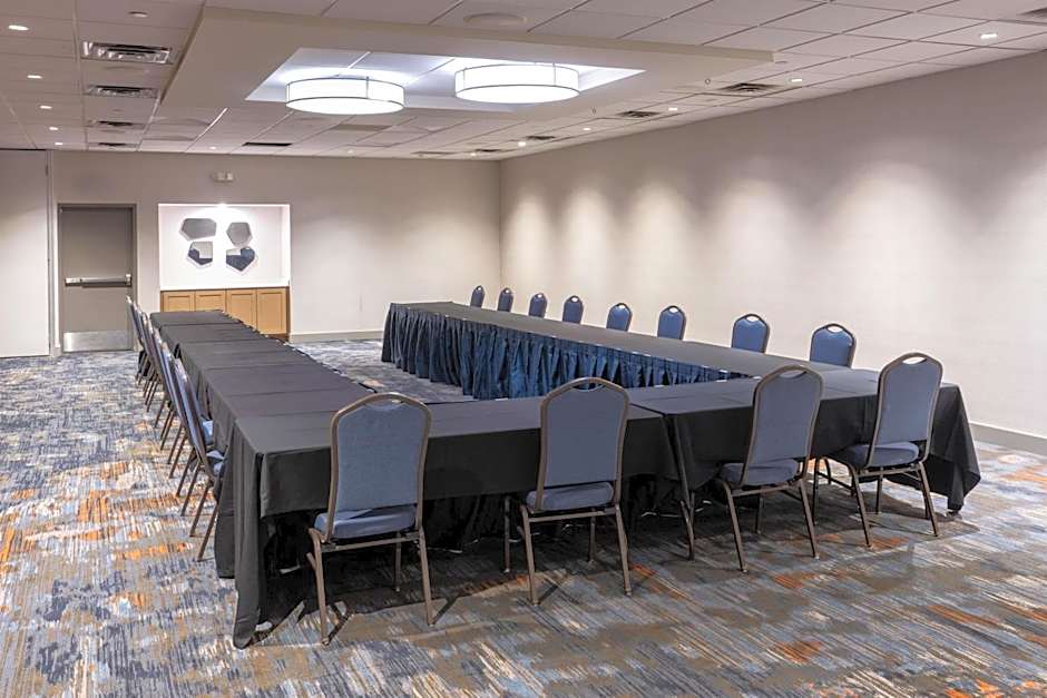 Embassy Suites by Hilton Minneapolis Bloomington Edina